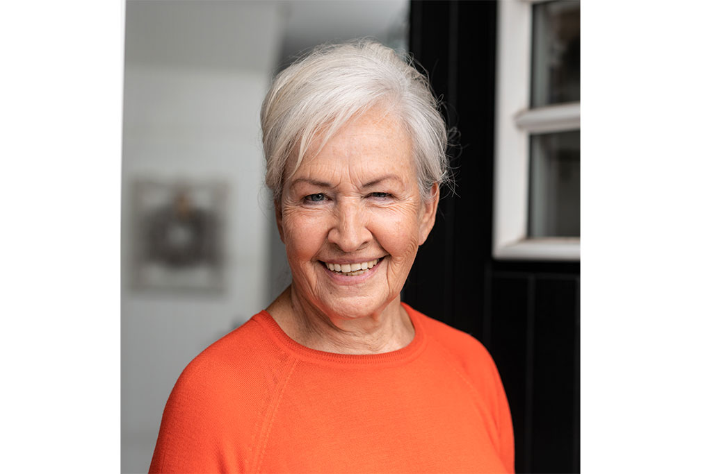 lachende ältere Frau