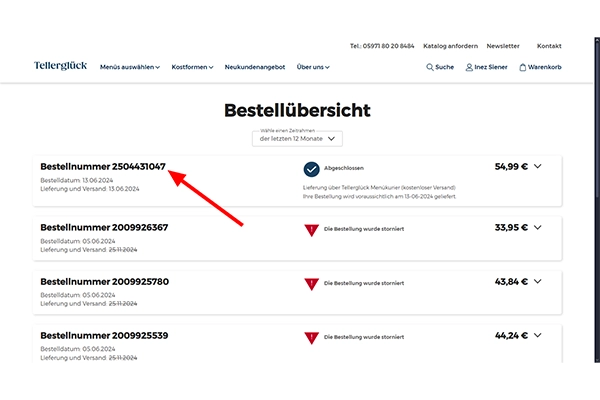 In der Bestellübersicht zeigt ein roter Pfeil auf die Bestellnummer