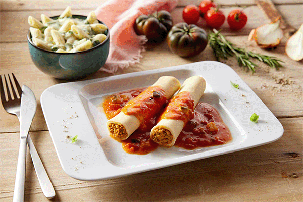 Cannelloni mit Hackfleisch und Tomatensoße